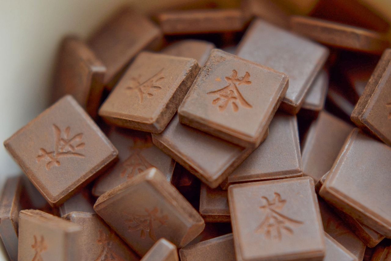 正宗碎銀子茶價格探究，品質、市場與價值