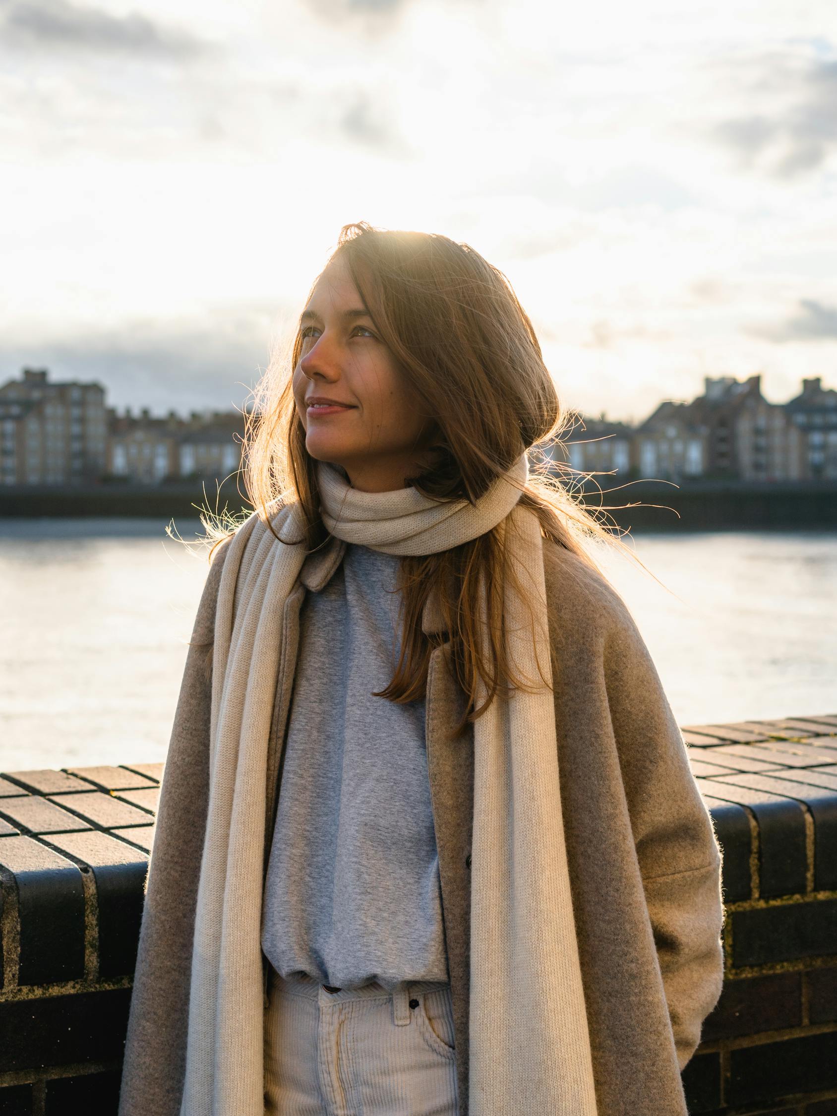 新款女裝上衣，時(shí)尚潮流的尖端引領(lǐng)者