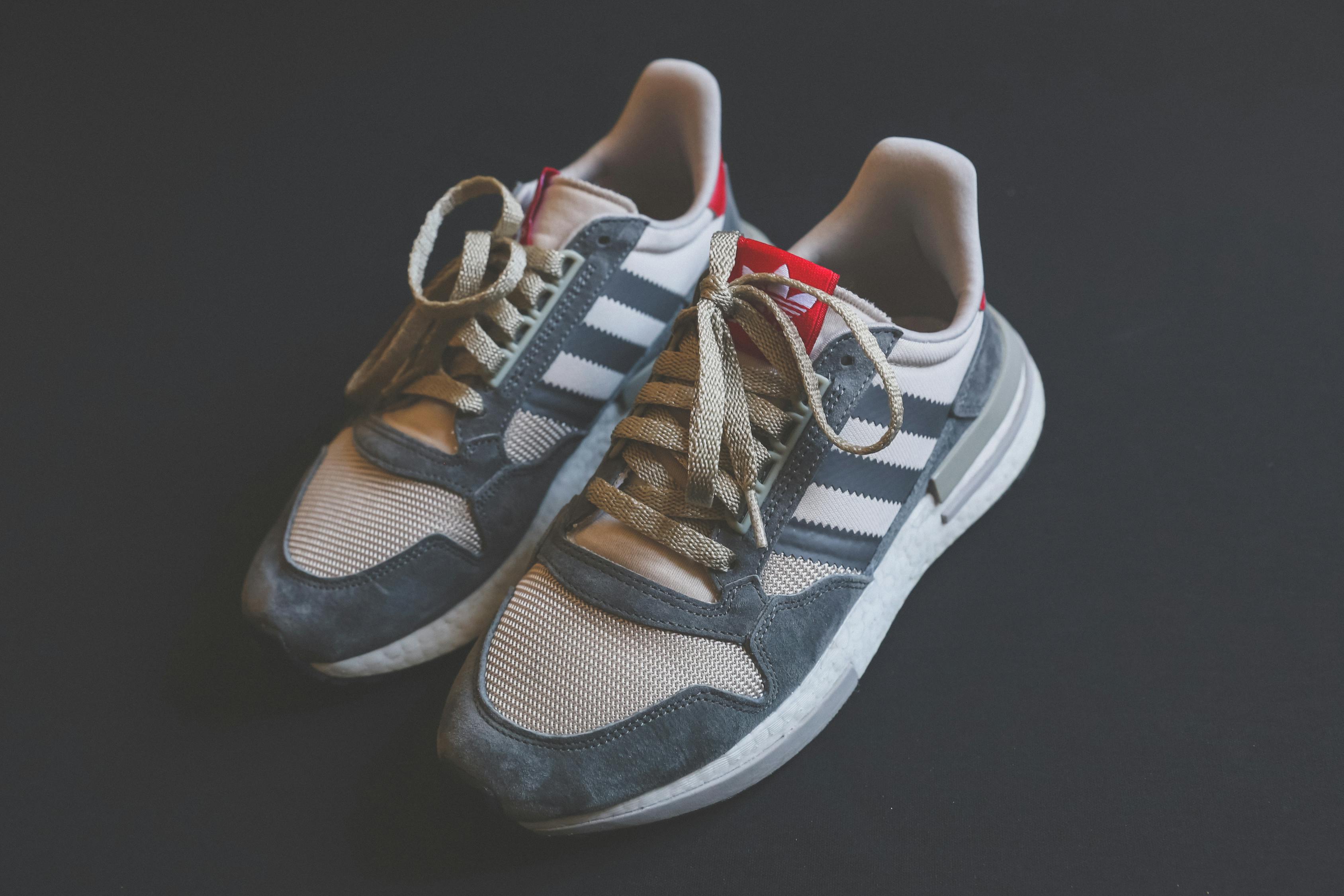 革新傳統(tǒng)引領(lǐng)未來時(shí)尚潮流，新型鞋底亮相展風(fēng)采