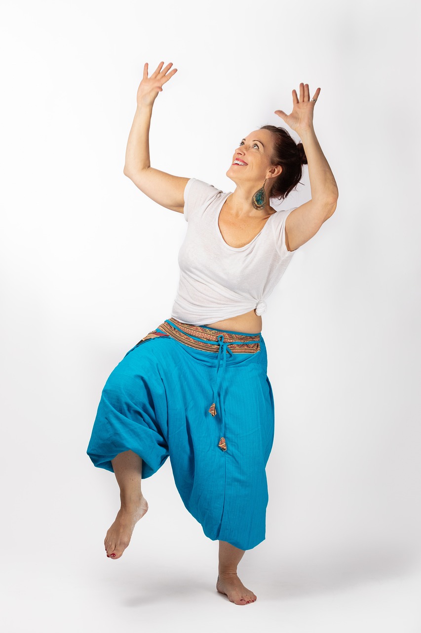 最新熟婦健身褲舞蹈秀，時(shí)尚魅力與健康完美融合