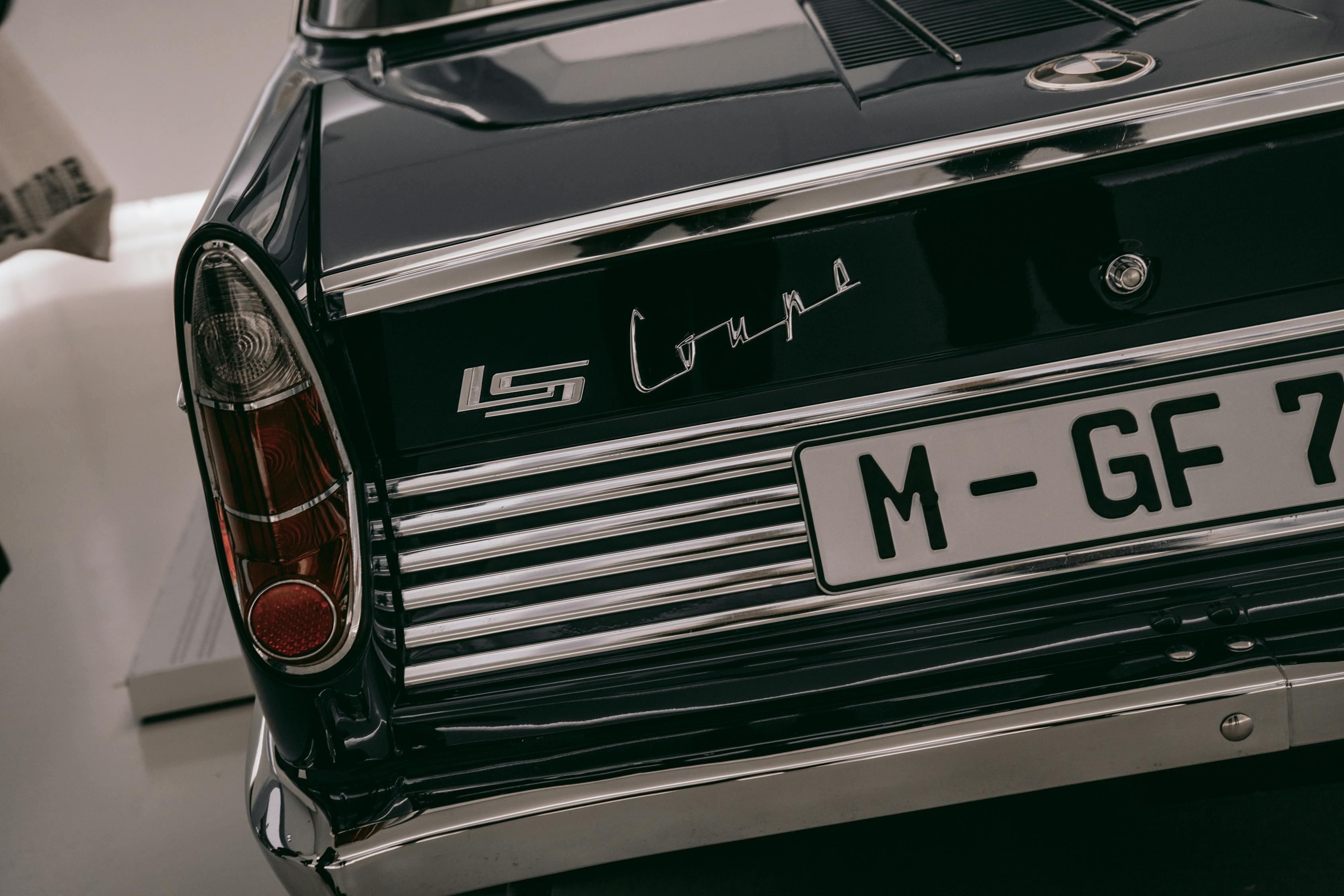 邁巴赫6上市，樹(shù)立豪華轎車(chē)市場(chǎng)新標(biāo)桿