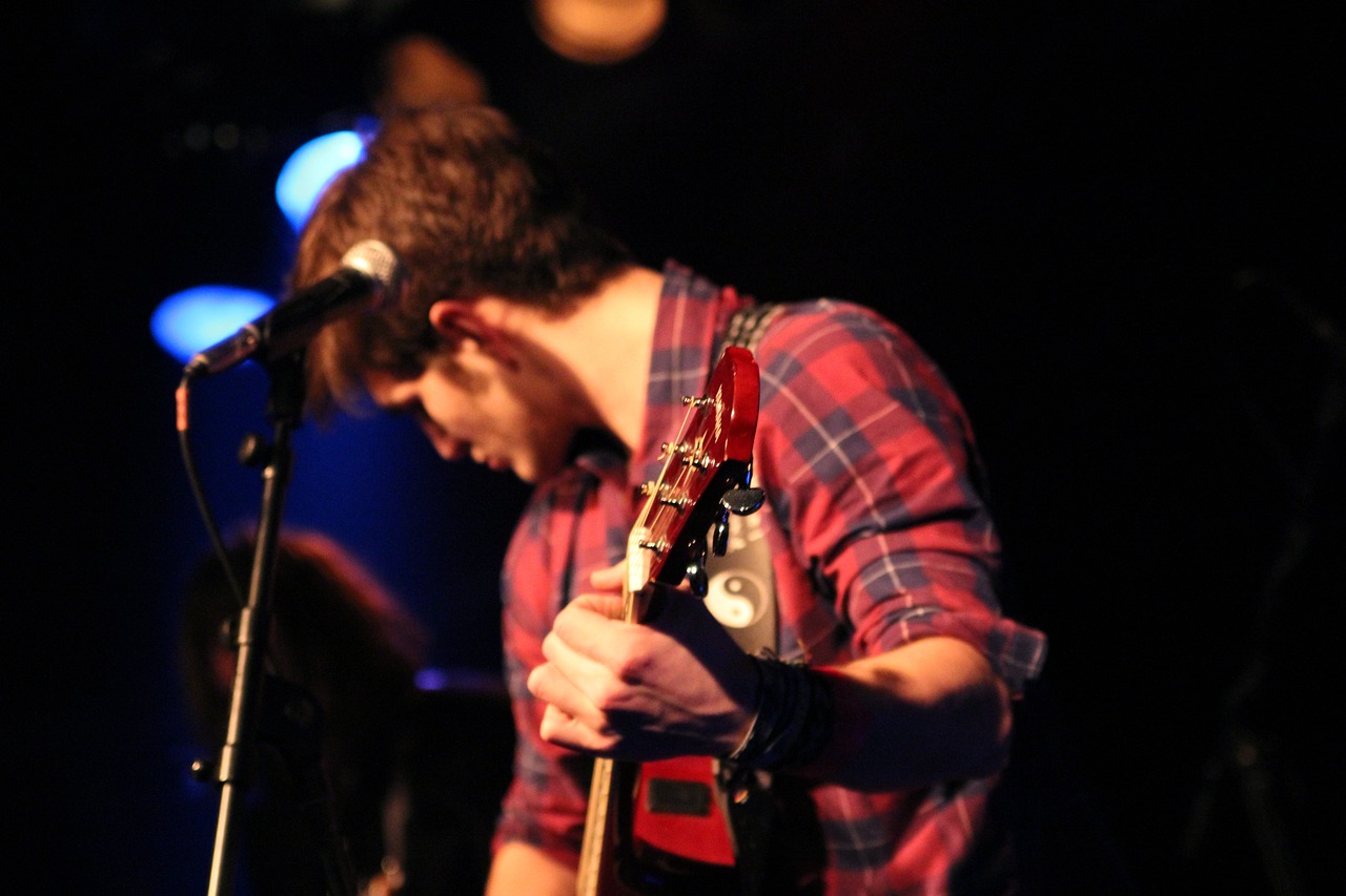 明星定制話筒，聲音與個(gè)性的完美融合之旅