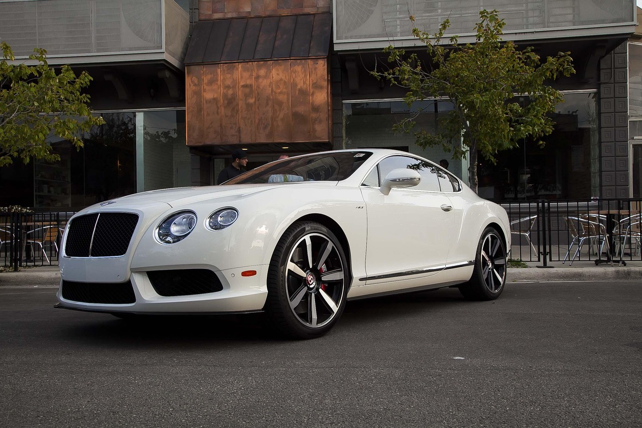 哈德森持續(xù)閃耀賽場內(nèi)外，籃球巨星最新動態(tài)揭秘