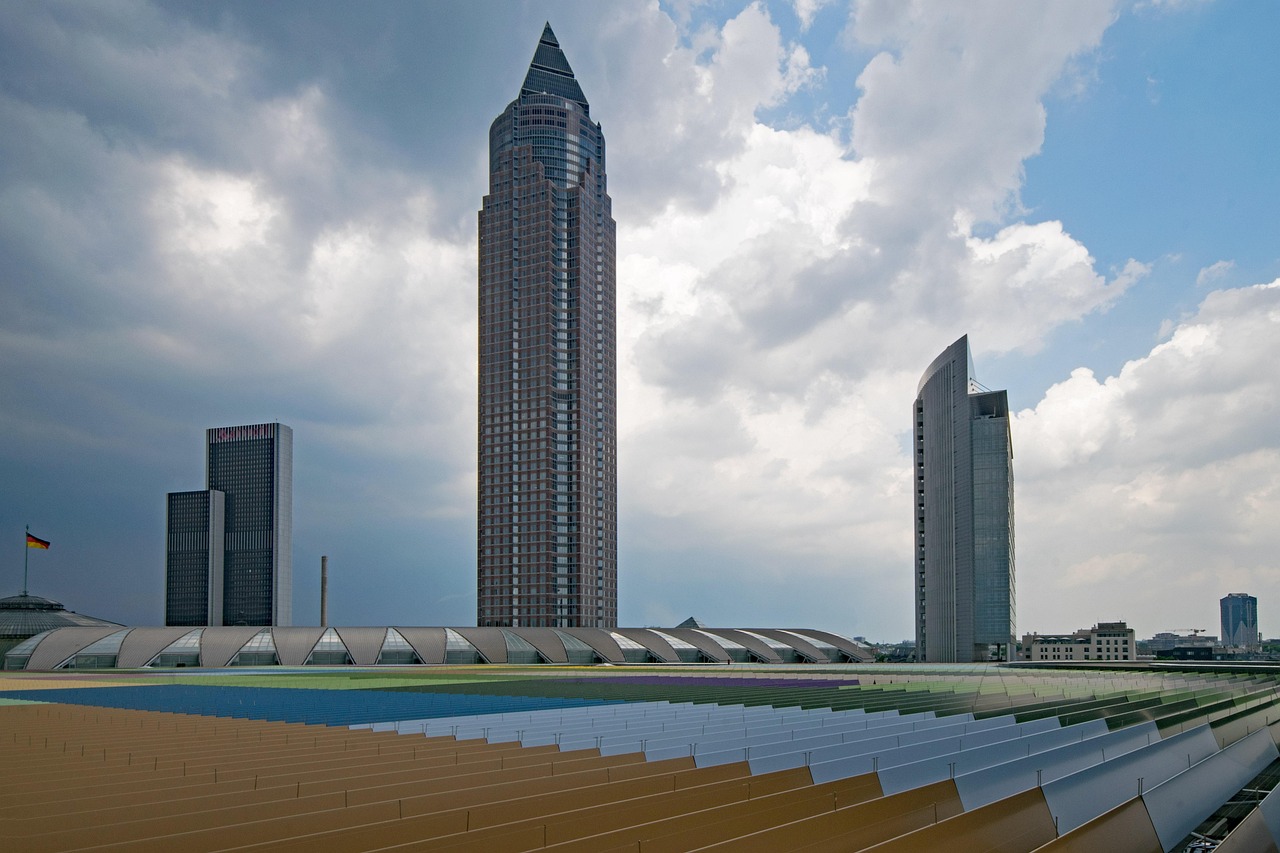 易水龍脈房產(chǎn)最新價(jià)格及市場(chǎng)趨勢(shì)深度解析