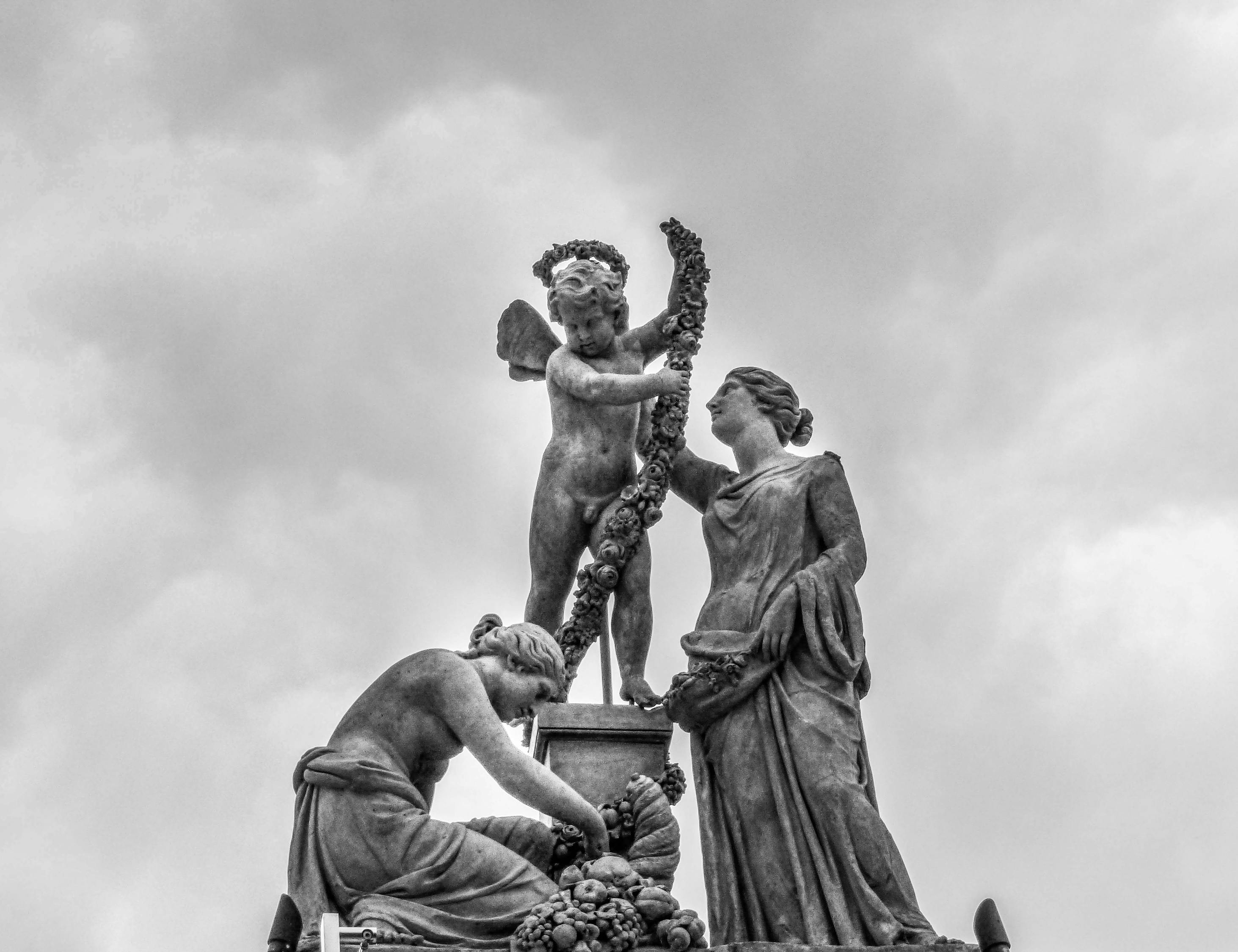 動漫倫理藝術(shù)的道德與人倫探討，動漫藝術(shù)的道德視角與人倫反思