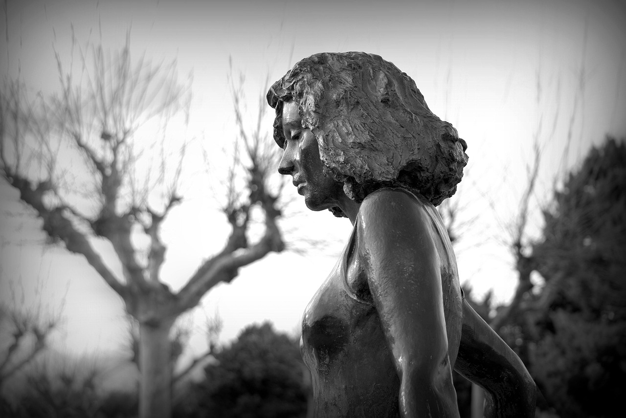 三級電影中的藝術探索，大胸之美與敘事深度