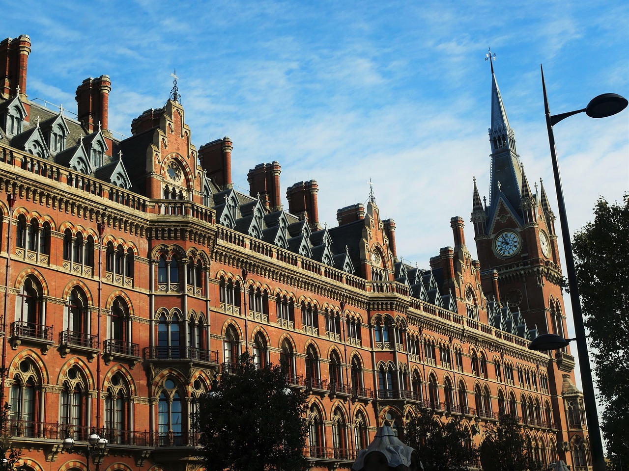 石家莊最新房?jī)r(jià)動(dòng)態(tài)，市場(chǎng)趨勢(shì)、影響因素及前景展望分析