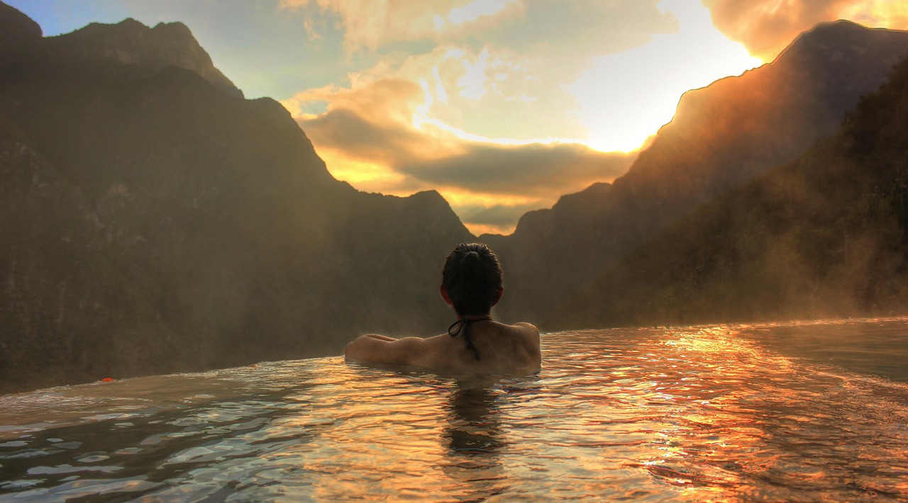 電影之都，光影交織的都市傳奇之旅