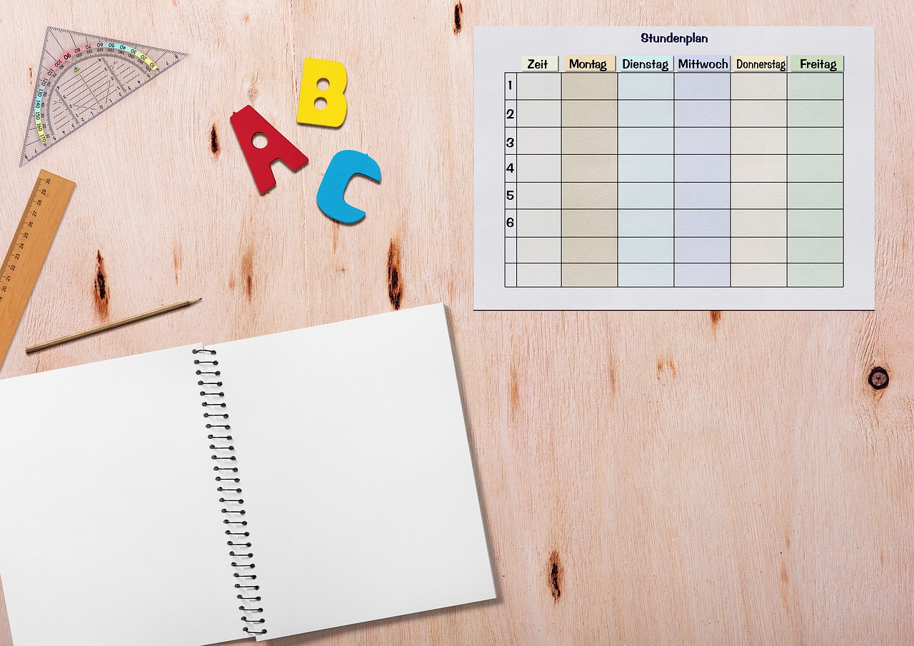 教師粉筆字比賽，傳承技藝，展示教學風采