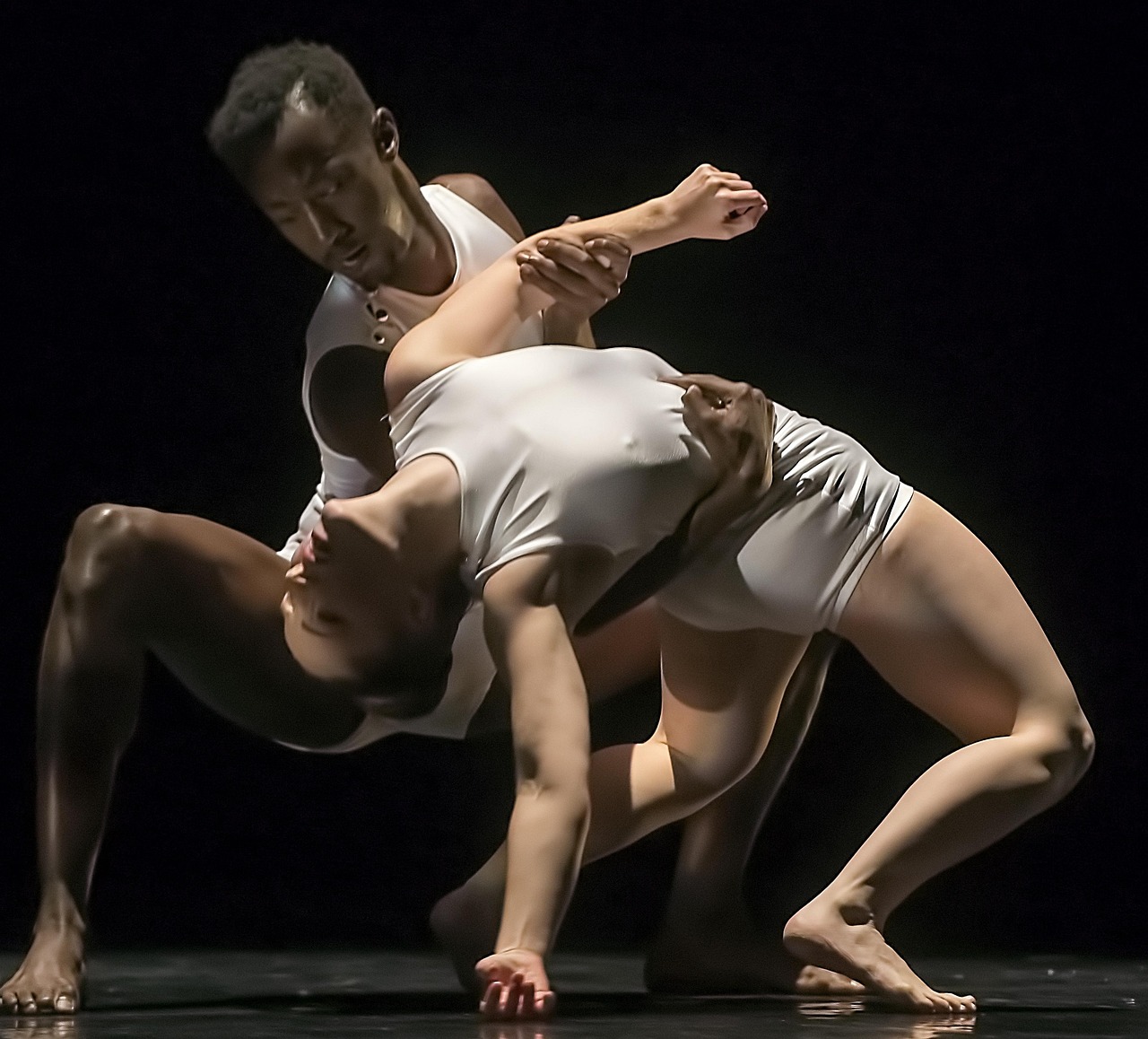 動漫圣光，獨特的藝術(shù)表現(xiàn)與文化魅力探究