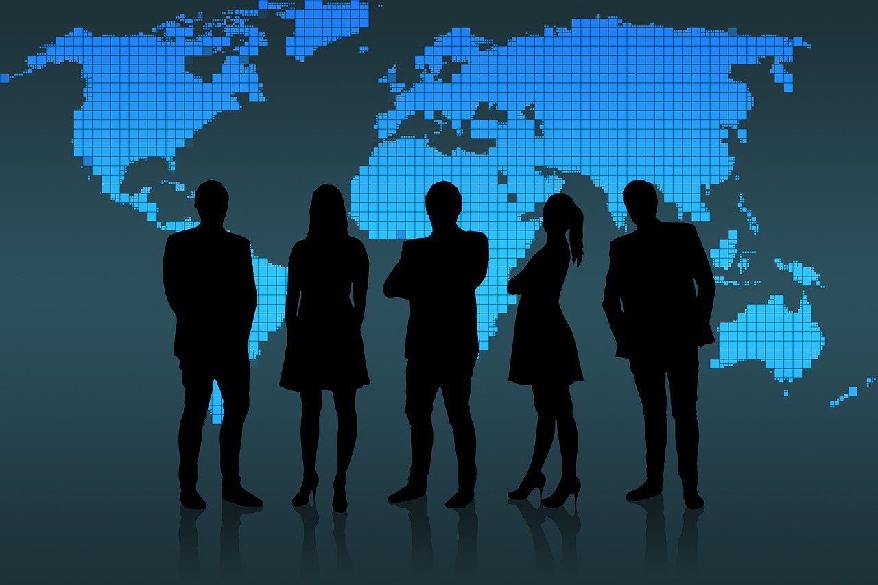 明星宣傳海報(bào)，藝術(shù)與商業(yè)的璀璨交融