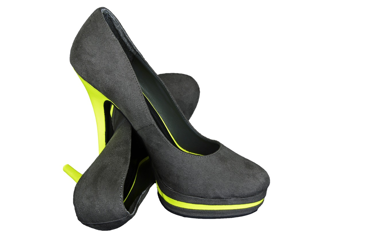 動漫鞋子的時尚魅力之旅，探索動漫世界中的炫酷鞋履圖片展示