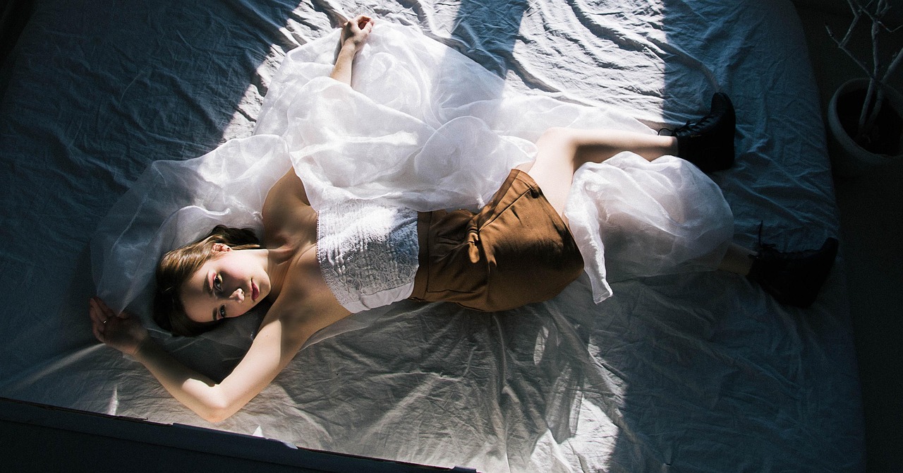 理發(fā)店背后的秘密電影，探索時(shí)尚故事之旅