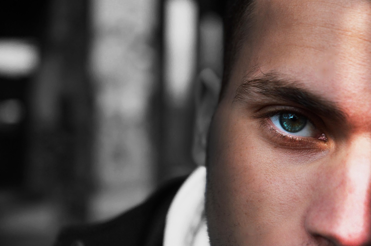 演員巫剛，影像中的魅力人生與圖片展風(fēng)采