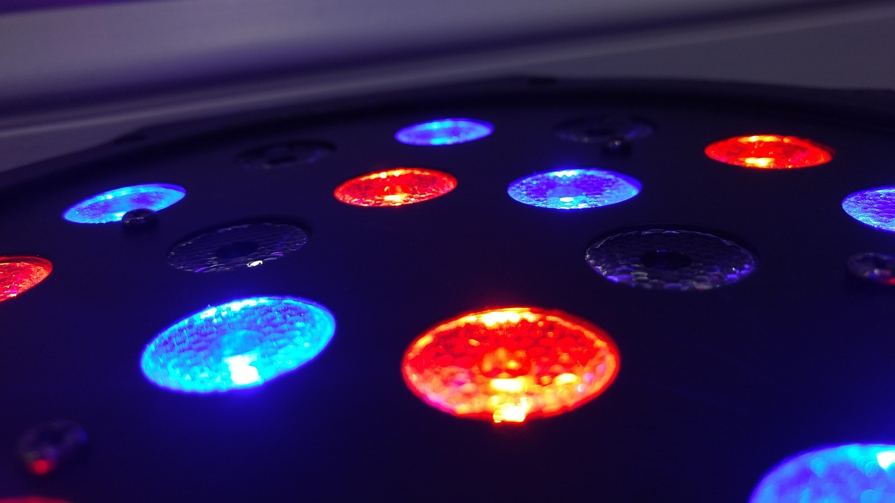 時(shí)尚新品引領(lǐng)潮流風(fēng)向，獨(dú)特魅力展現(xiàn)矚目發(fā)布