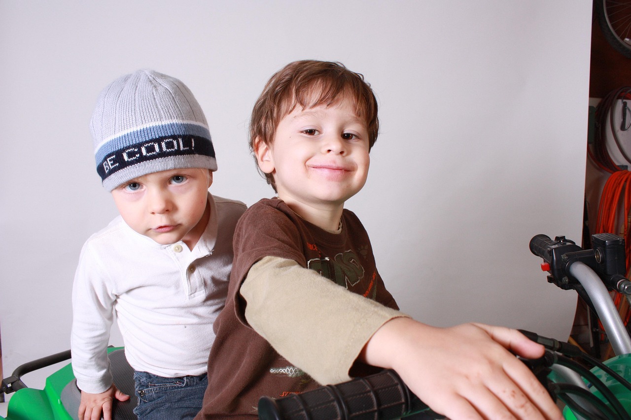 演員翻唱版搞笑，娛樂新風尚，笑翻全場！