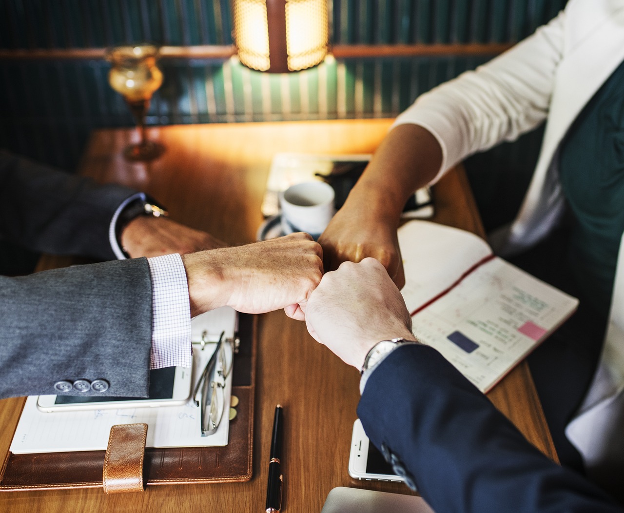 一觸即發(fā)電視劇劇情解析，深度探究劇情細(xì)節(jié)與人物關(guān)系