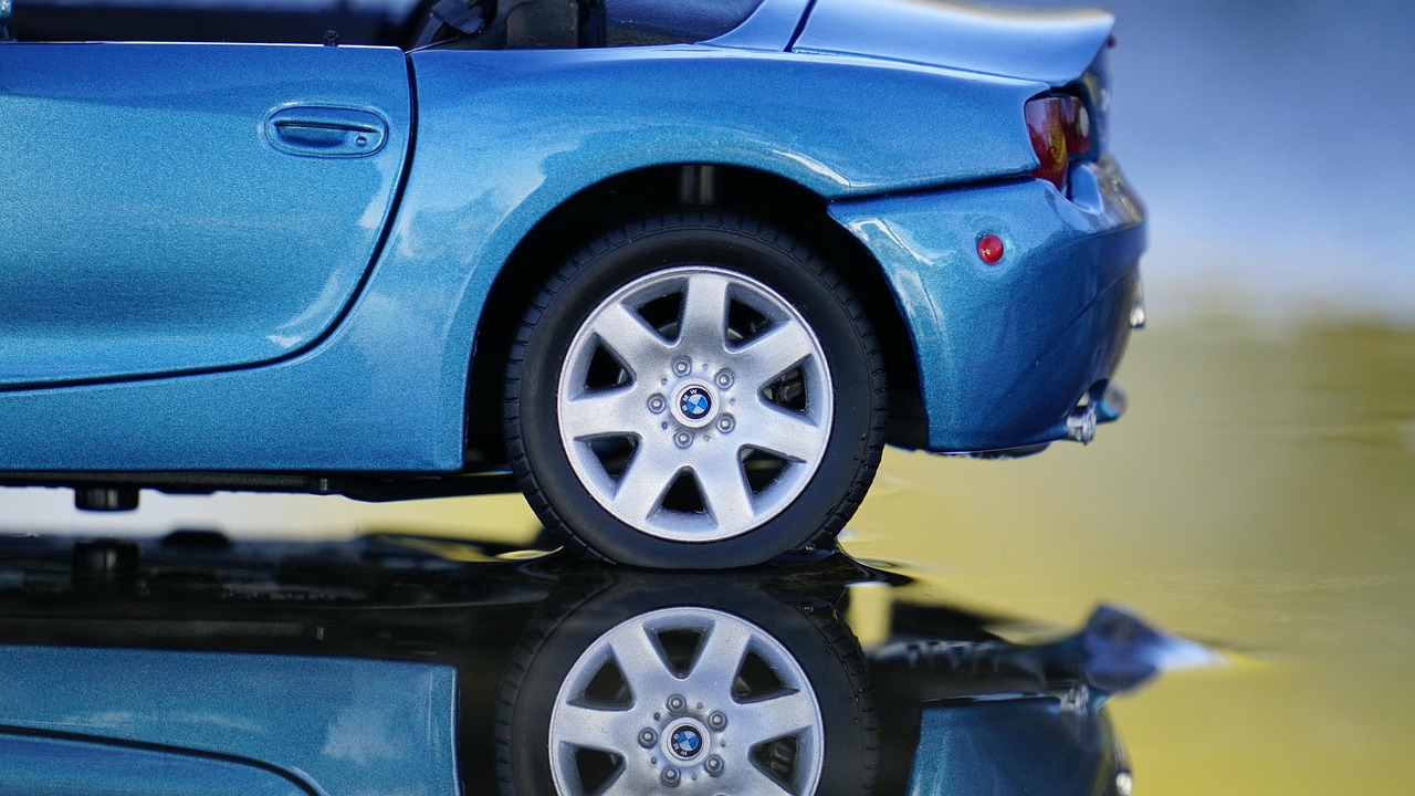 玩具賽車比賽，速度與激情的微型戰(zhàn)場角逐