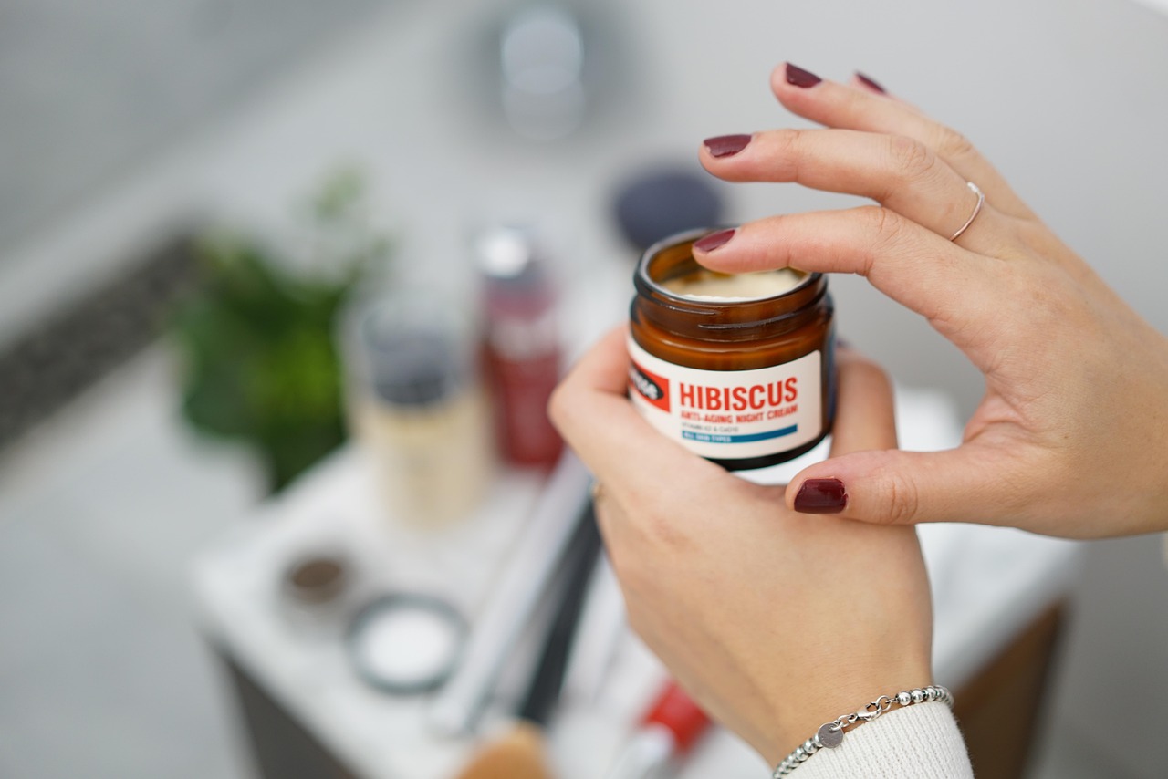 權(quán)健衛(wèi)生巾新款展示，引領(lǐng)女性健康潮流的首選產(chǎn)品