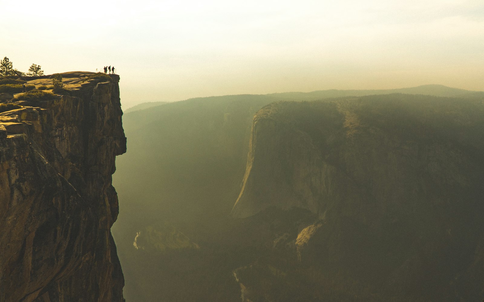 賀燦陽(yáng)最新動(dòng)態(tài)揭秘，探索前沿科技，引領(lǐng)未來(lái)之光新篇章