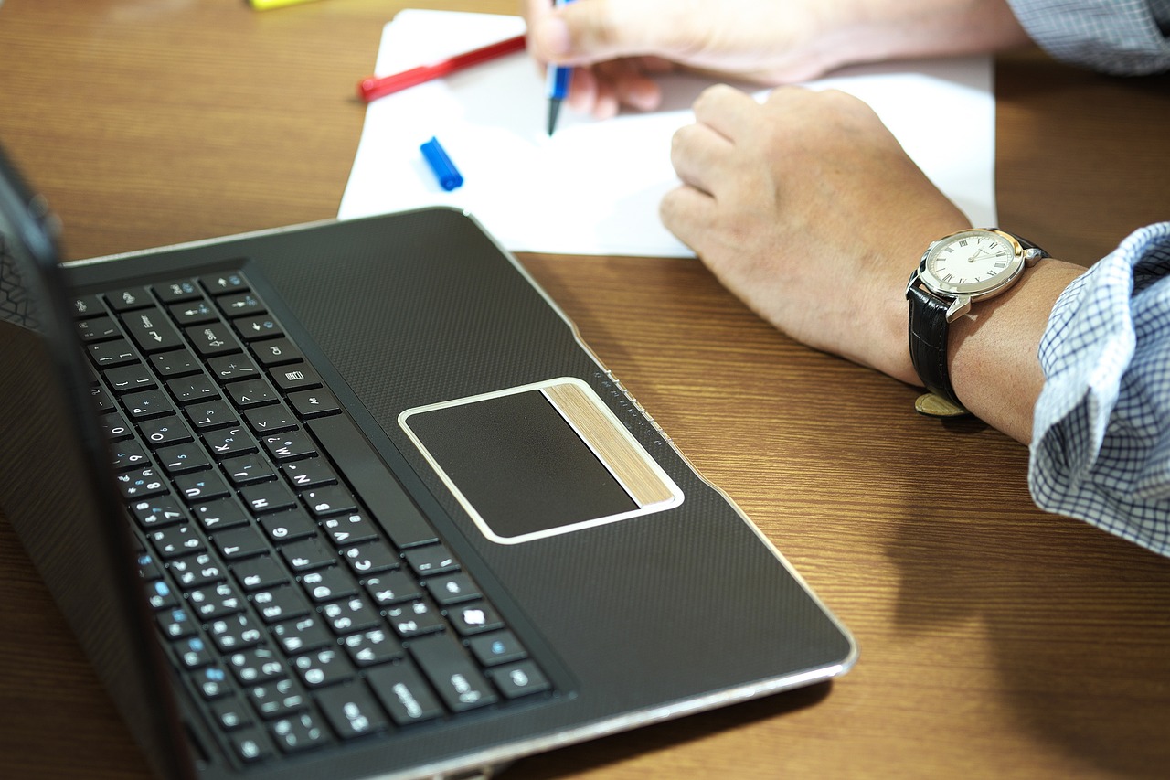 海爾電視投屏詳細操作指南，一步步教你如何投屏