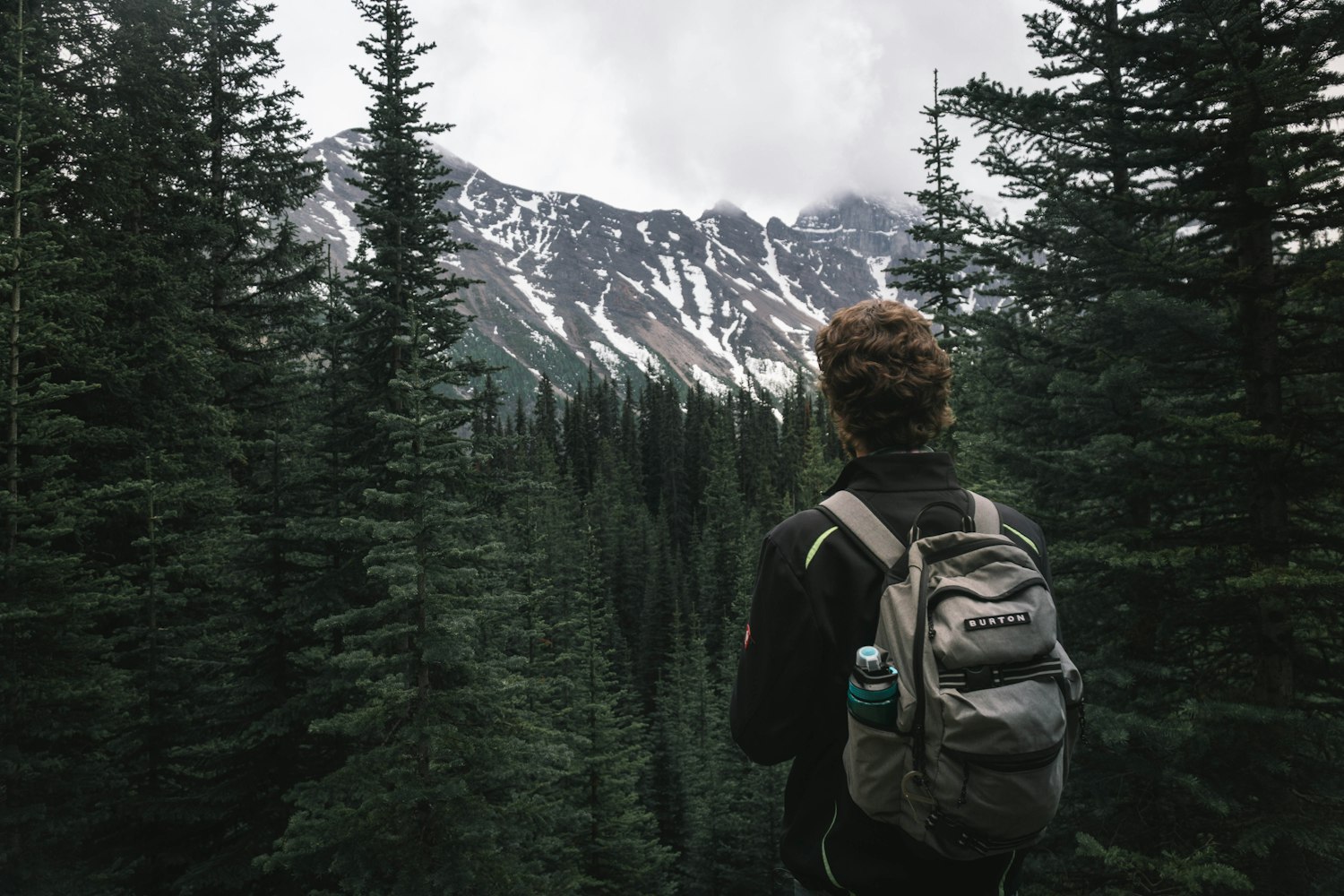 謝靜最新動態(tài)，探索未知領(lǐng)域，持續(xù)引領(lǐng)潮流尖端