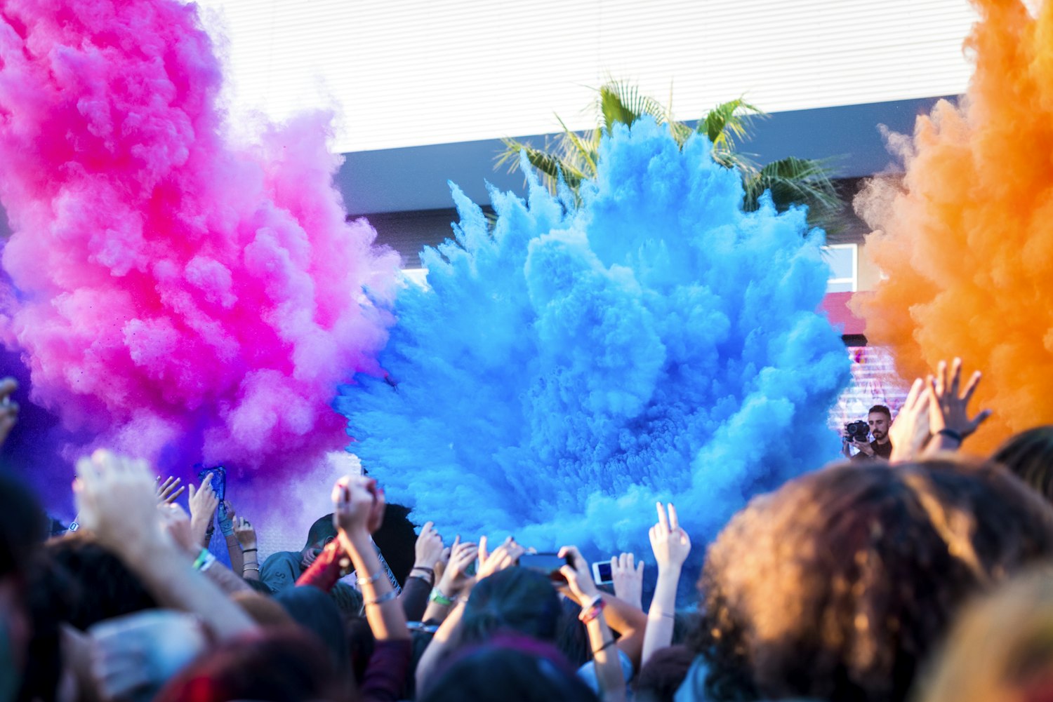 謝娜，從舞臺(tái)到銀幕的跨界之旅